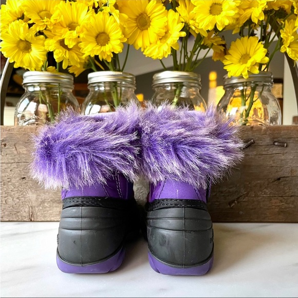 Kamik•NWOT•5•Waterproof•Insulated• Purple Fur Sugarplum Boots w/ Velcro Closure - Picture 6 of 16